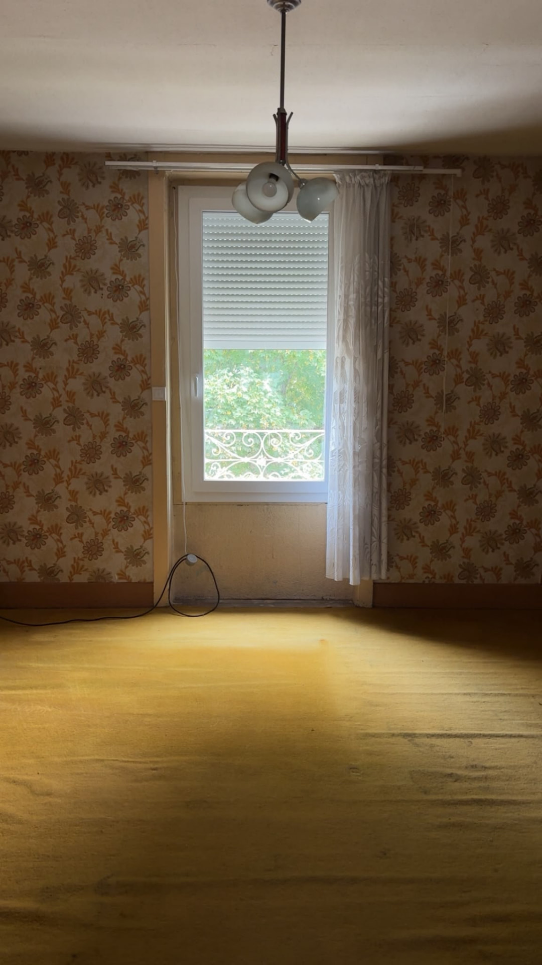 Débarras d’une chambre rose — après