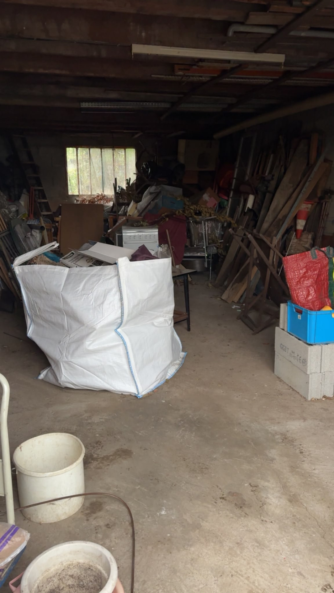 Débarras intégral d’un garage — avant